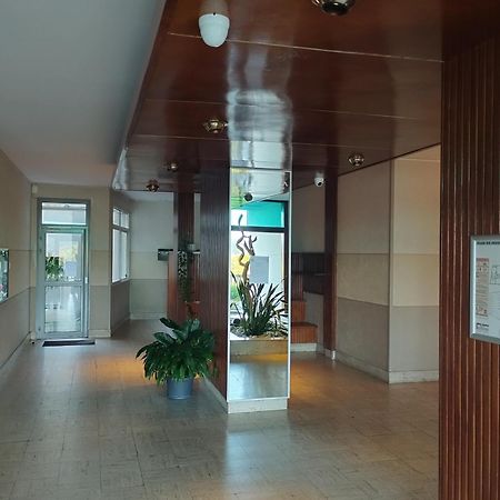 Chambrette Boulevard Des Pyrenees Hypercentre 10M Carre Wc Sur Le Palier, Porte40 Pau Ngoại thất bức ảnh
